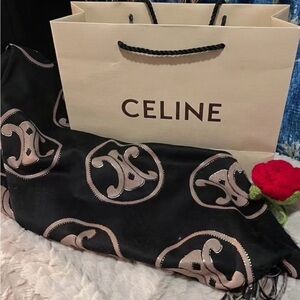 nwt Black and Beige Logo Scarf